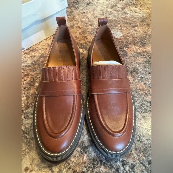 Naturalizer Shawna Leather Penny Loafers. - Picture 3 of 6